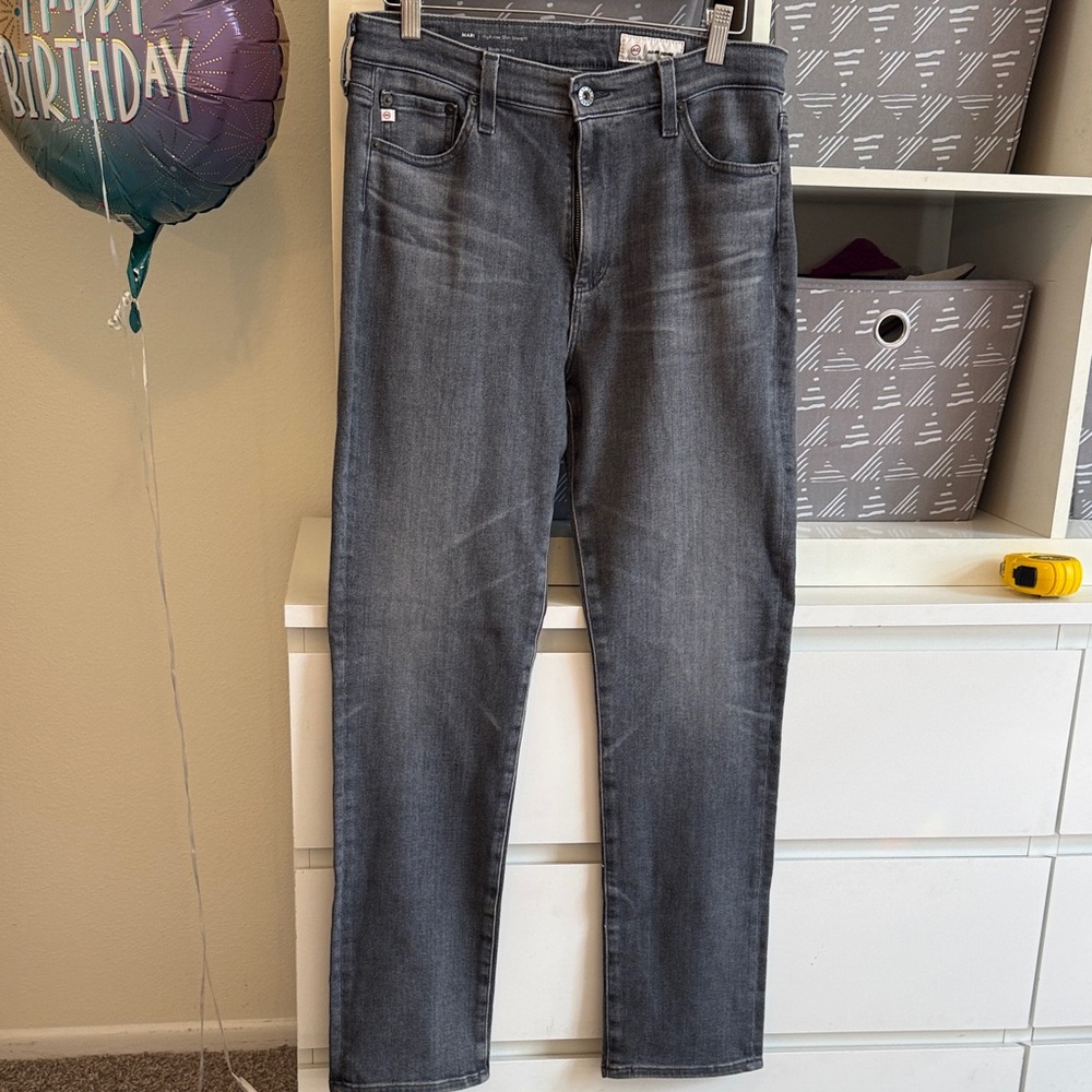 Women's Straight Leg Jeans